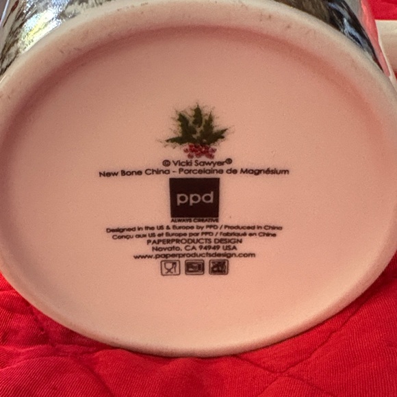 Vicky Sawyer “Candace Owl” Mug with Holly Design - Picture 2 of 4